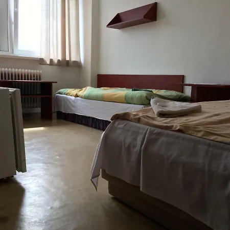Cestar Hostel *